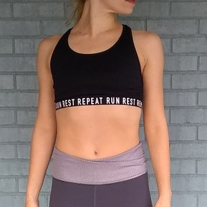 Black sports bra size M